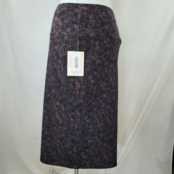 LuLaRoe Cassie SKIRT Womens Size 3XL Black Gray Red Aqua Pull-on Abstract NWT - Picture 4 of 16